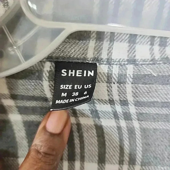 Shein Plaid Button up blouse. Size Medium - Picture 4 of 7